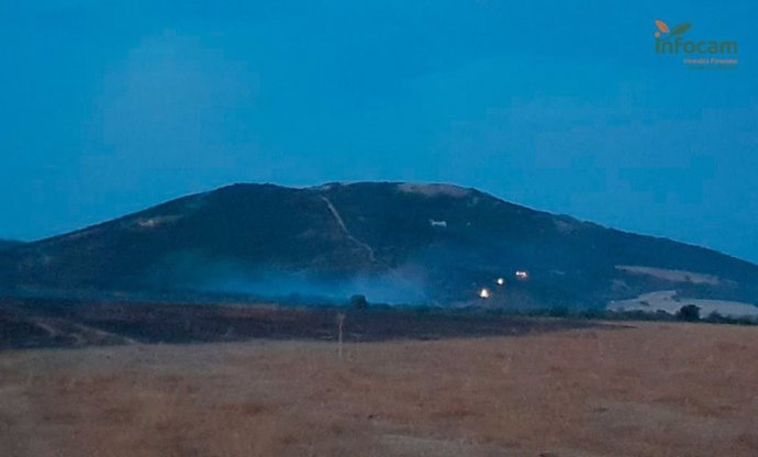 El fuego de Retuerta queda estabilizado y pasa a nivel cero, aunque mantiene 146 efectivos trabajando