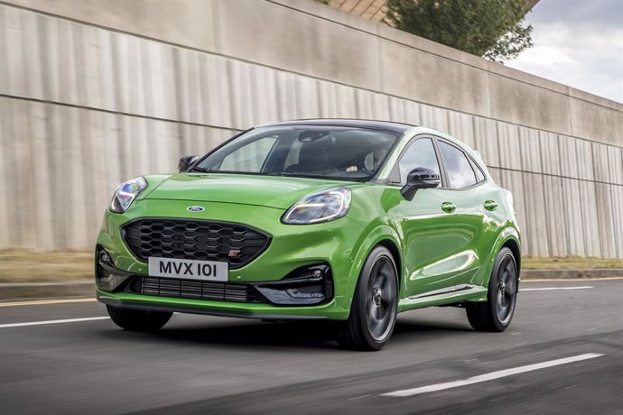 Archivo - Las matriculaciones de coches en Reino Unido repunta un 1,6% en mayo, con 150.070 nuevas ventas.