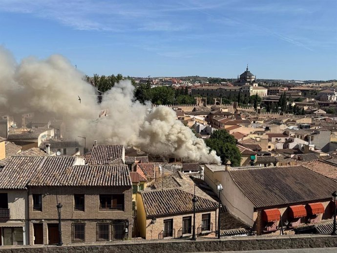 Incendio en una vivienda de la calle Zarzuela de Toledo.