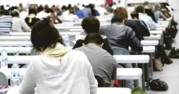 Un total de 35.101 aspirantes acuden a los exámenes de técnicos sanitarios del SAS, casi el 80% de los inscritos